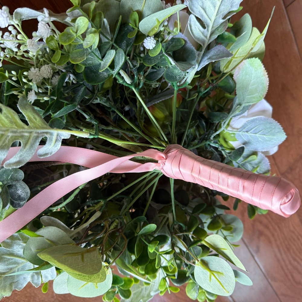 Cascading Bridal Bouquet - Picture 3 of 5